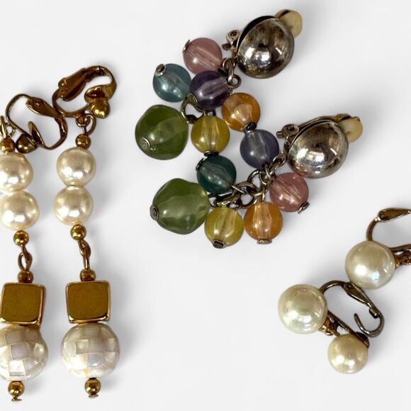 Bundle of 3 clip on earrings. - Picture 1 of 4
